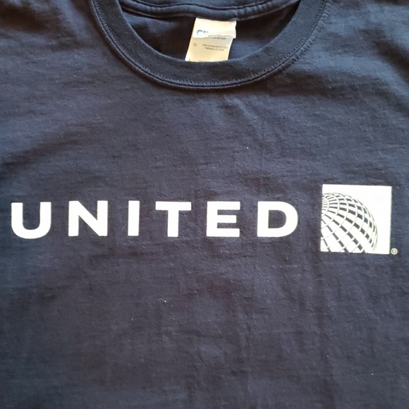 United Airlines Very Rare 2010 tshirt. L - Picture 3 of 5